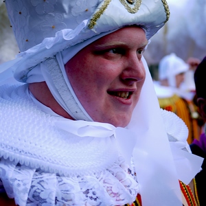 Un gille avec chapeau souriant - Belgique  - collection de photos clin d'oeil, catégorie portraits